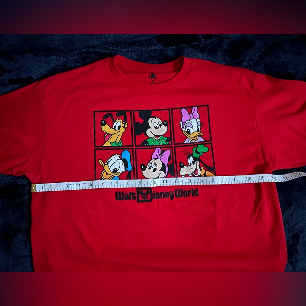 Mickey & Friends  YOUTH size XL red tshirt - Picture 5 of 8